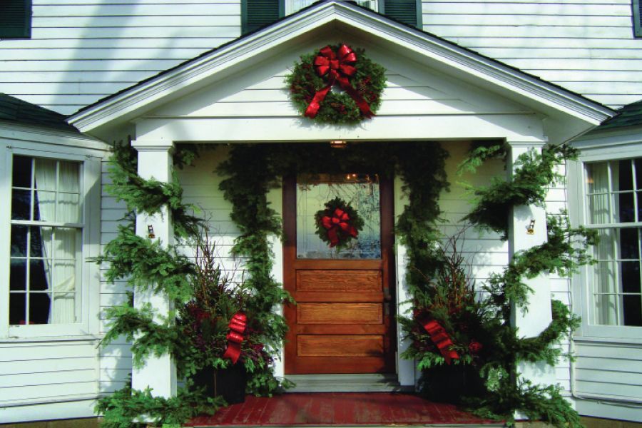 Decorating Your Door for the Holidays