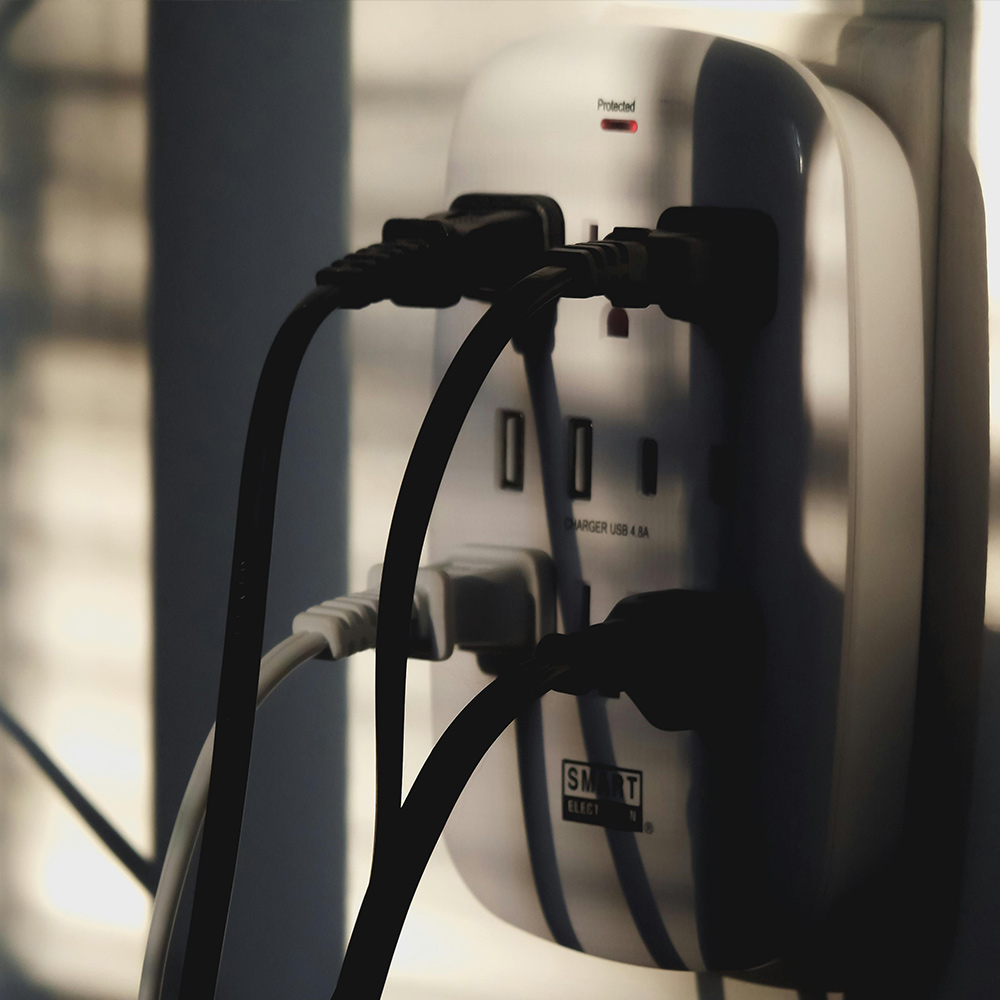 Extension Cords & Power Strips