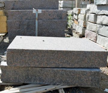 GRANITE Carnelian Sawn Step, 36"x18"
