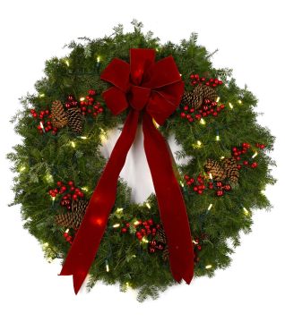 'Gertens Signature' Traditional Christmas Wreath with Lights